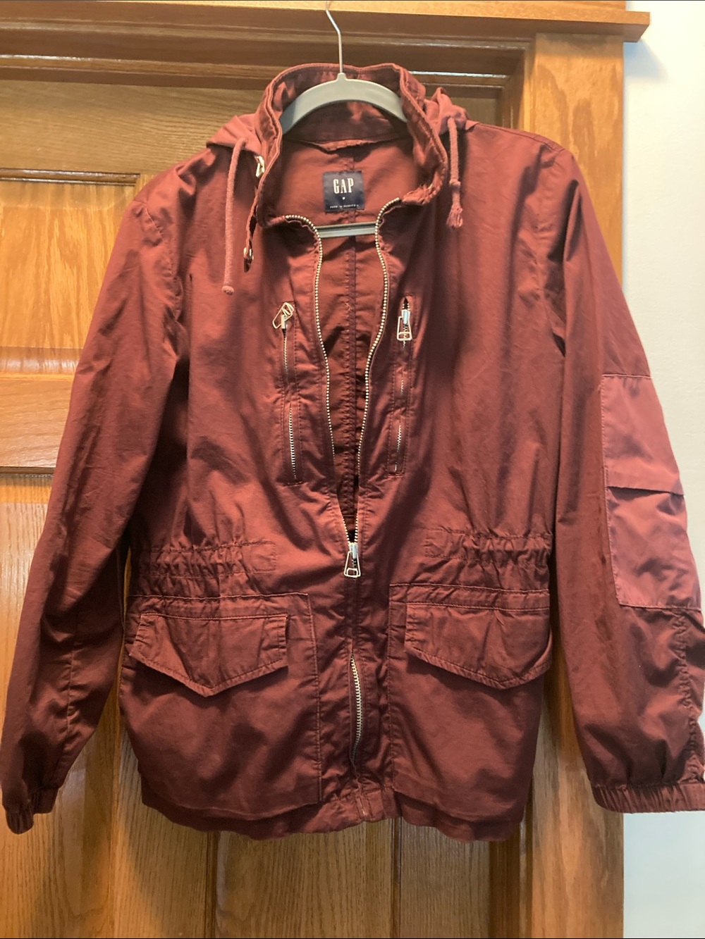 GAP Hooded Anorak Jacket in Burgundy